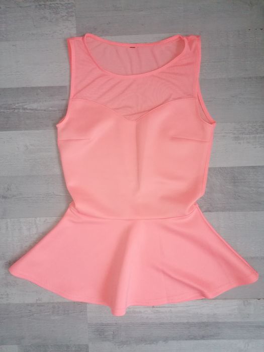 Neonowa bluzka z baskinką