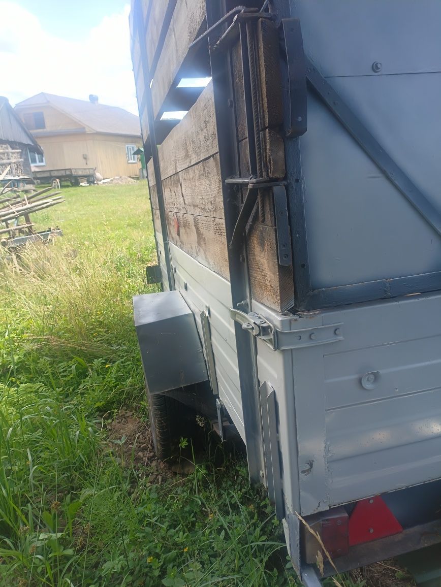 Причіп легковий усилений