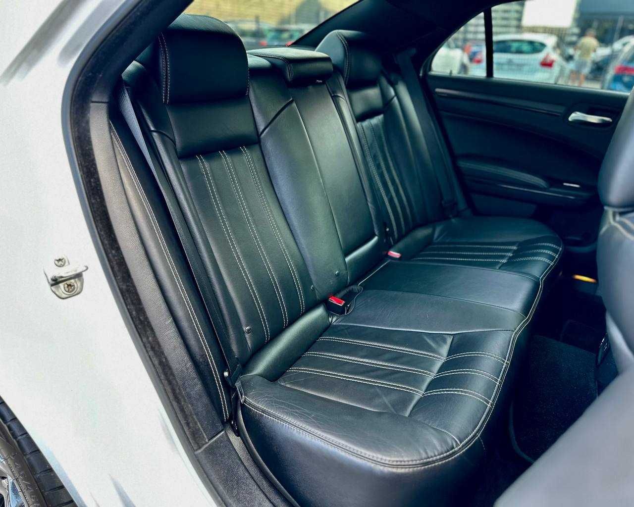 Продаж Chrysler c300S