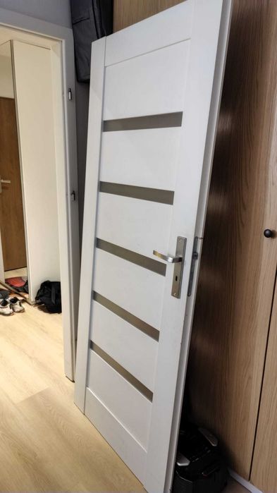 Oddam za darmo dwoje drzwi i ościeżnice.