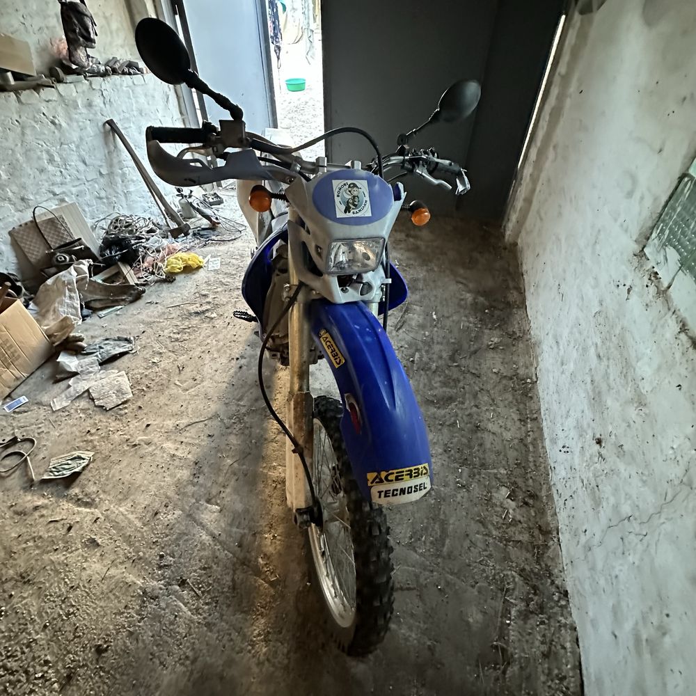 Yamaha wr250f enduro