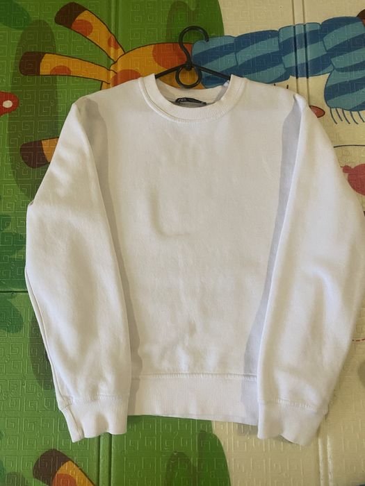 Білий світшот фірми Zara розмір S