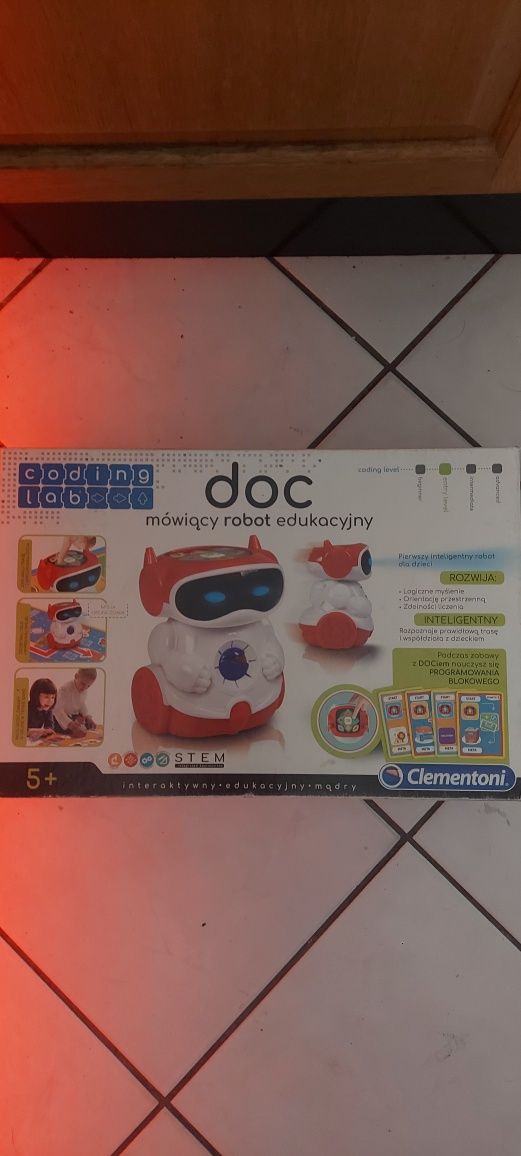 Gra edukacyjna - mówiący robot DOC