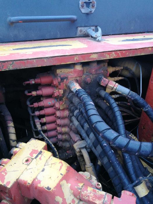 Komatsu PW150ES-6K koparka kołowa rozdzielacz hydrauliczny