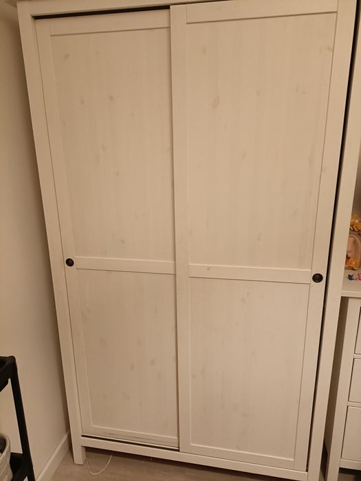 Szafa przesuwna ubraniowa