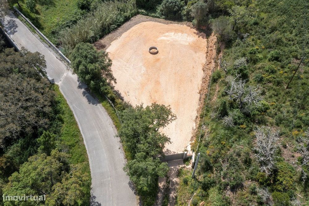 Lote De Terreno Rústico Num Local Tranquilo, Alfambras