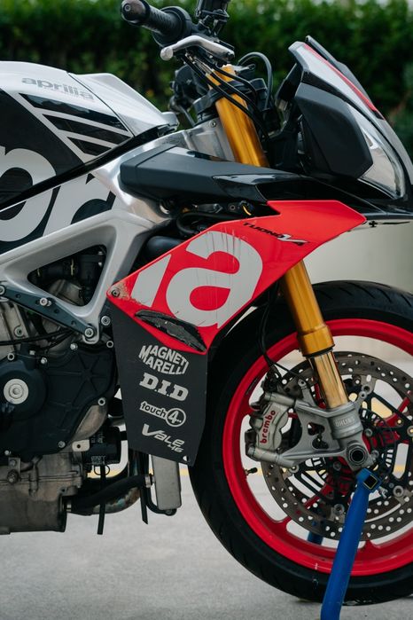 Aprilia Tuono V4 factory  acidentada