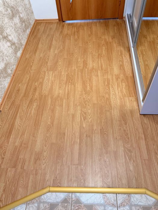 Ламінат в хорошому стані 30кв