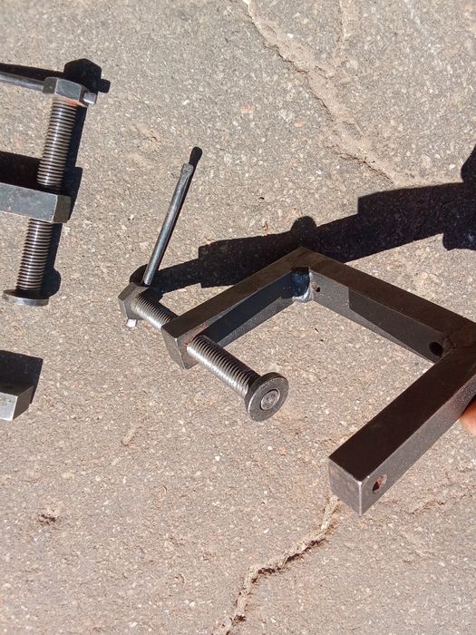 Струбцина старинная саморобная.