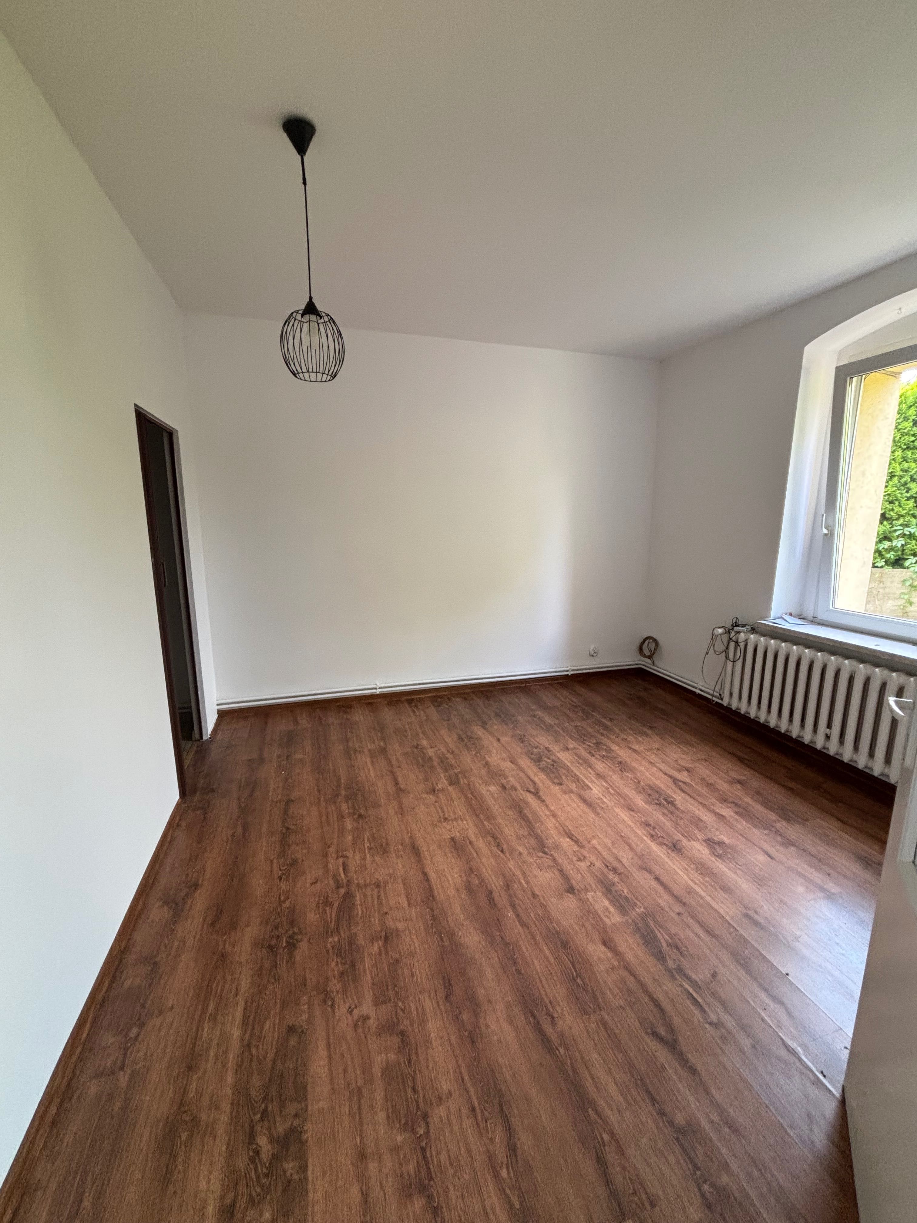 Wynajmę mieszkanie na parterze w kamienicy w Praszce