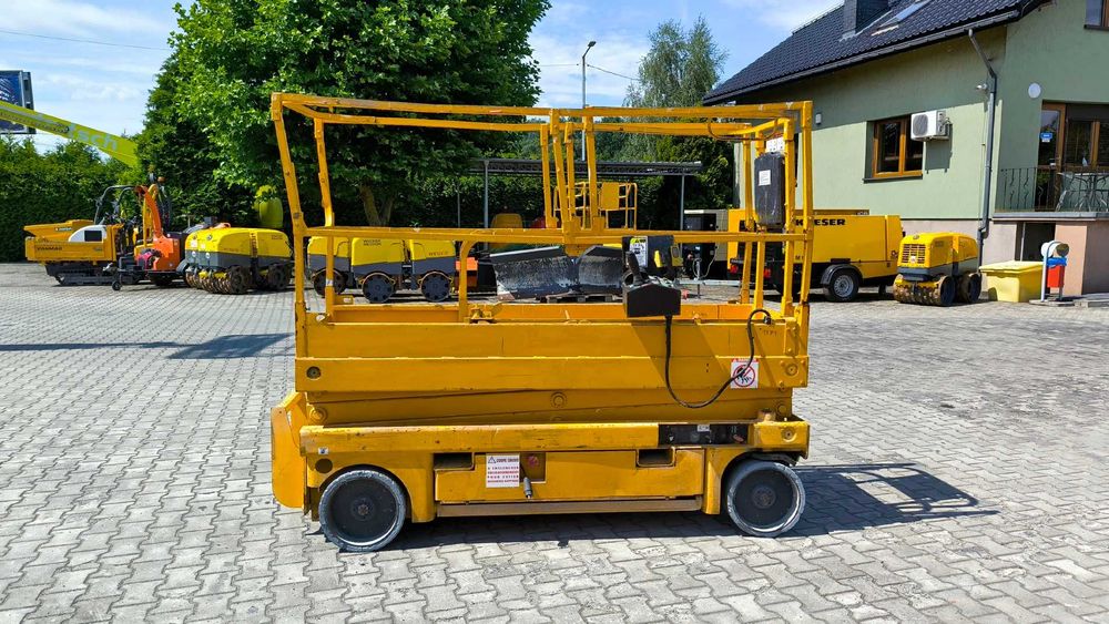 Podnośnik nożycowy zwyżka HAULOTTE Compact 8 rok 2008 cena brutto