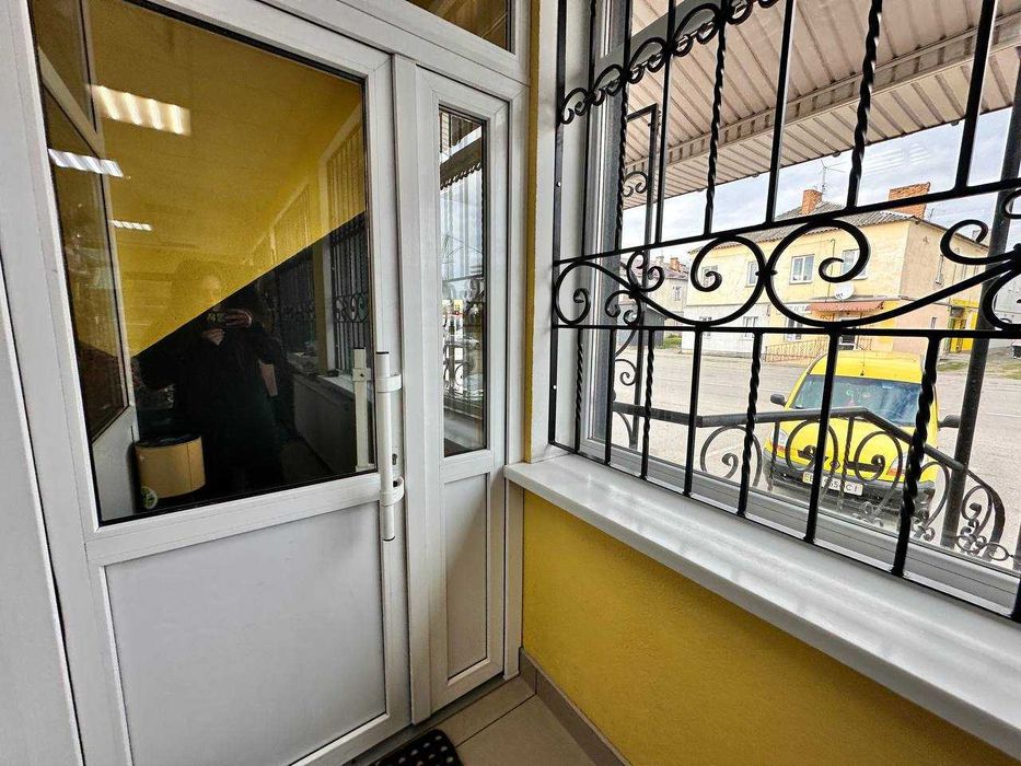 Оренда комерційного приміщення 250 кв.м у центрі Радехова Тарнавського