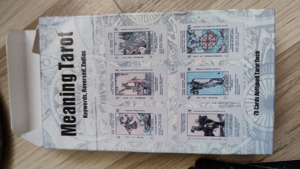 TítulRevendedora de Tarots & Oráculos – The Meaning Tarot– – 50€