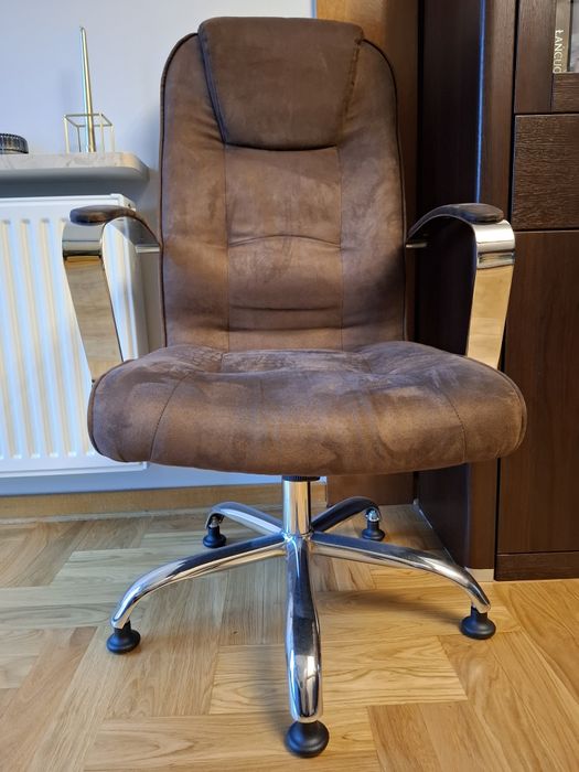 Fotel biurowy brązowy