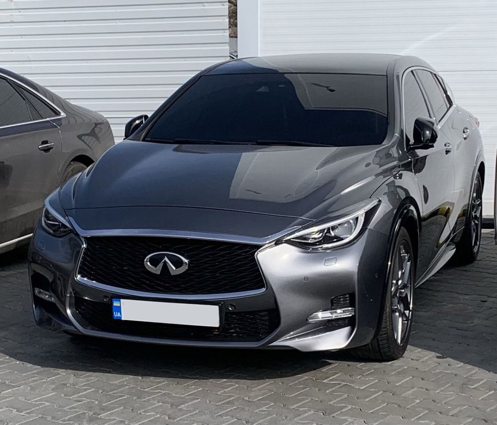 Infiniti Q30 Sport