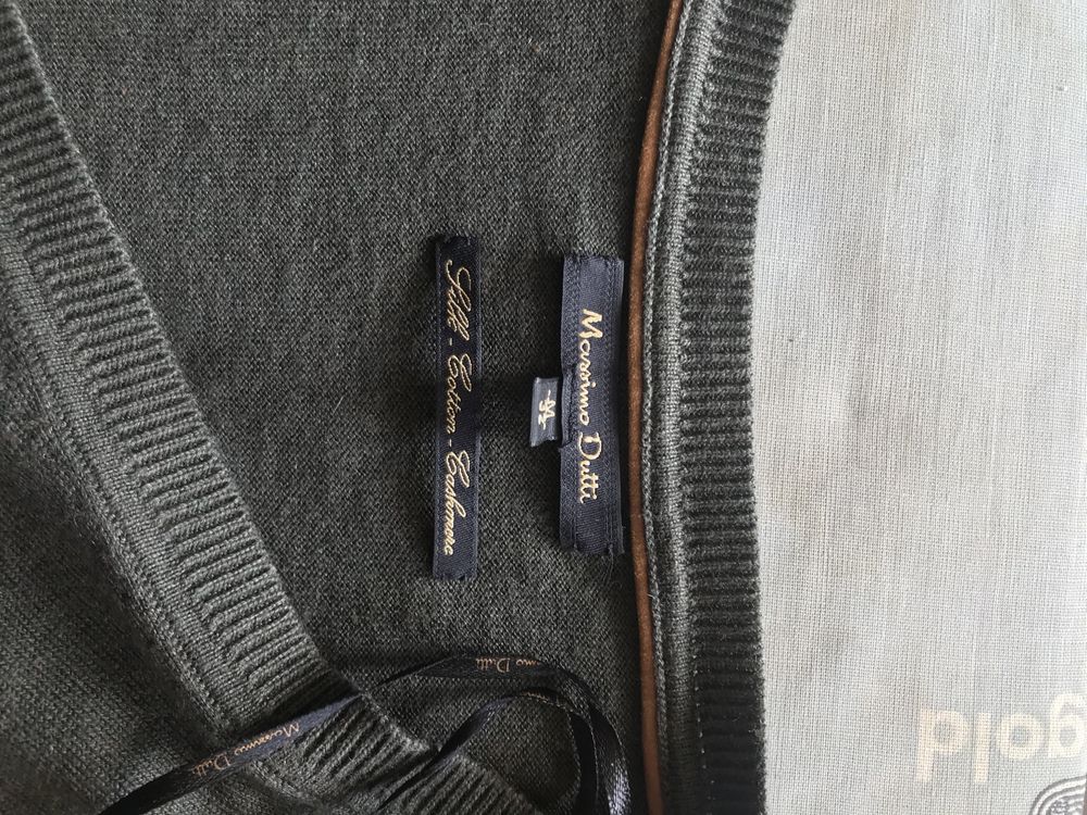 Sweter damski w serek Massimo Dutti M