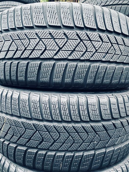 235 40 19 Pirelli SottoZero 3 90% Зима 2023 Гарантія