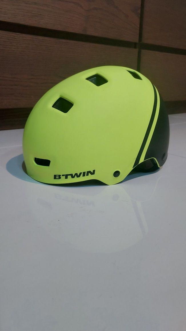 Kask na rower b-twin