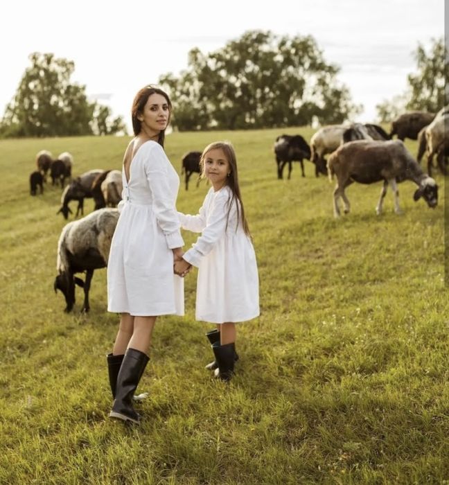 Продам стильну сукню лляну, білого кольору на довгий рукавчик, розмірS