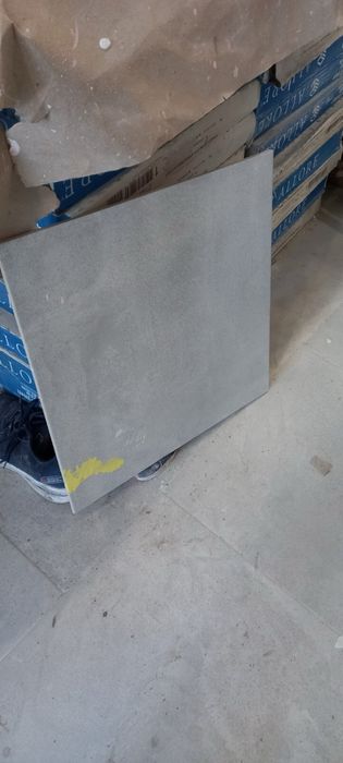 Плитка сіра на підлогу 47х47