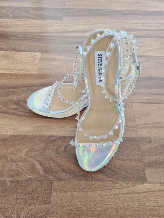 Sandały Steve Madden na koturnie z ćwiekami eleganckie świecące roz 39