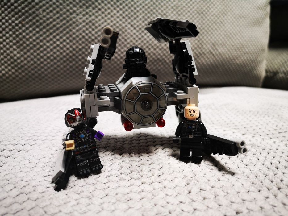 Lego Star Wars 75031.