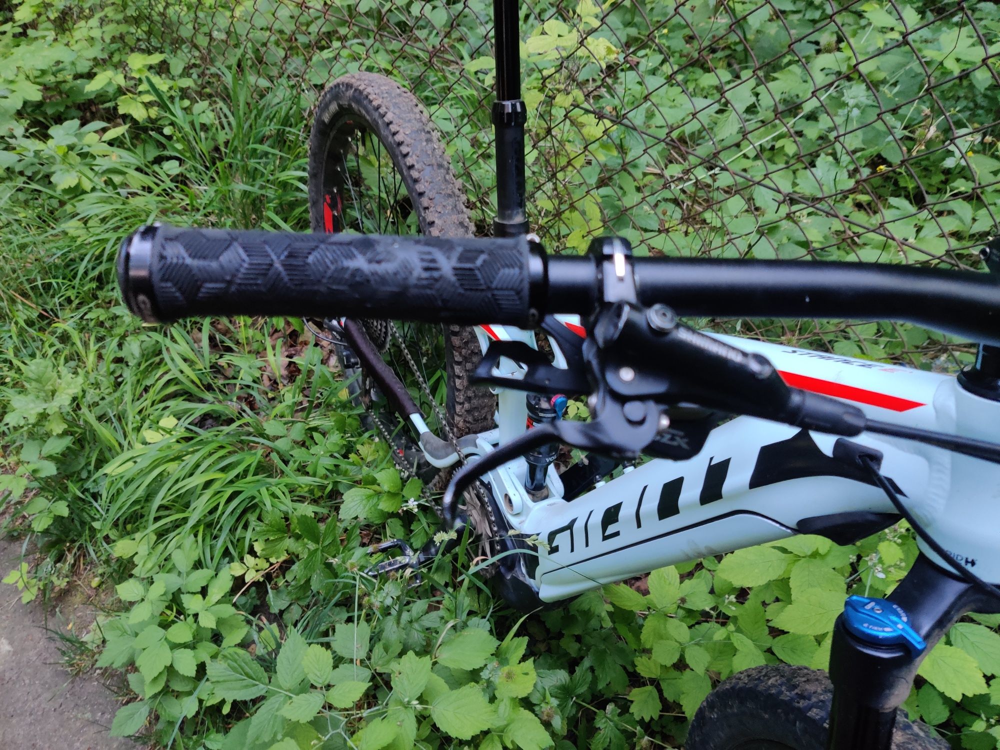 Giant Stance E+ 2,  2019  27.5"