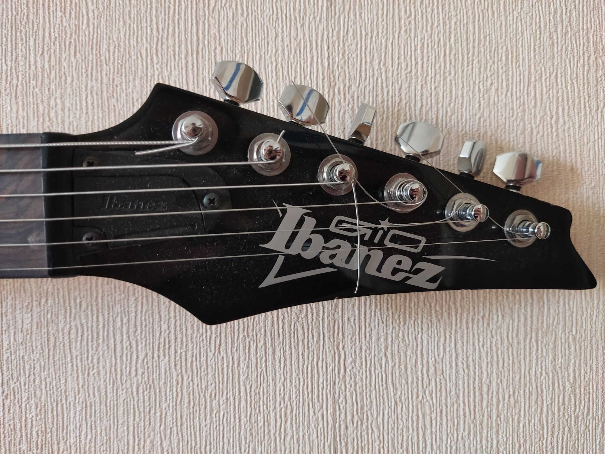 Электро-гитара Ibanez с комплектом