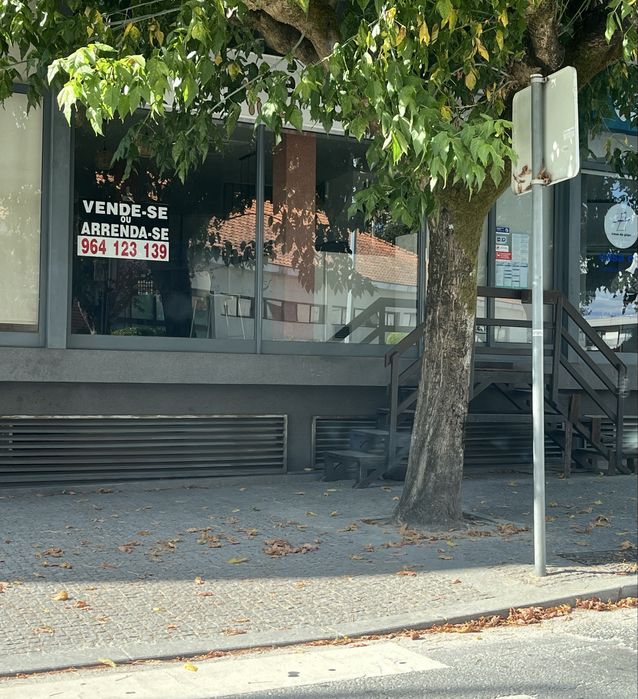 Alugo loja no centro da vila de Lousada