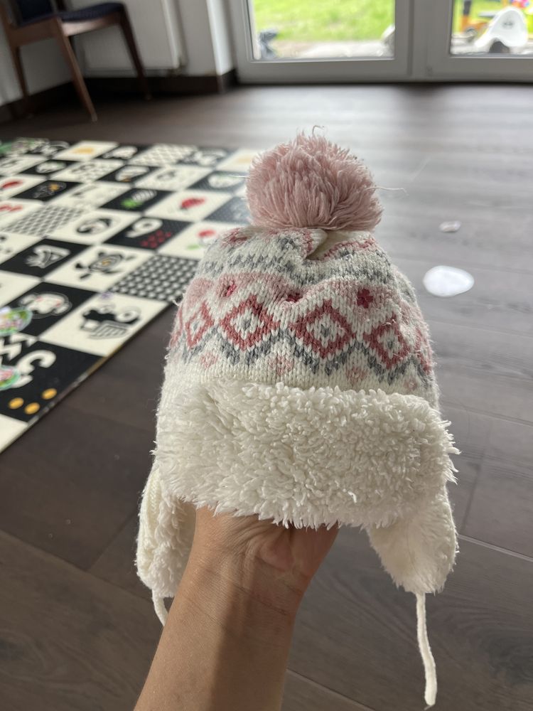 Czapka dla dziewczynki zimowa.