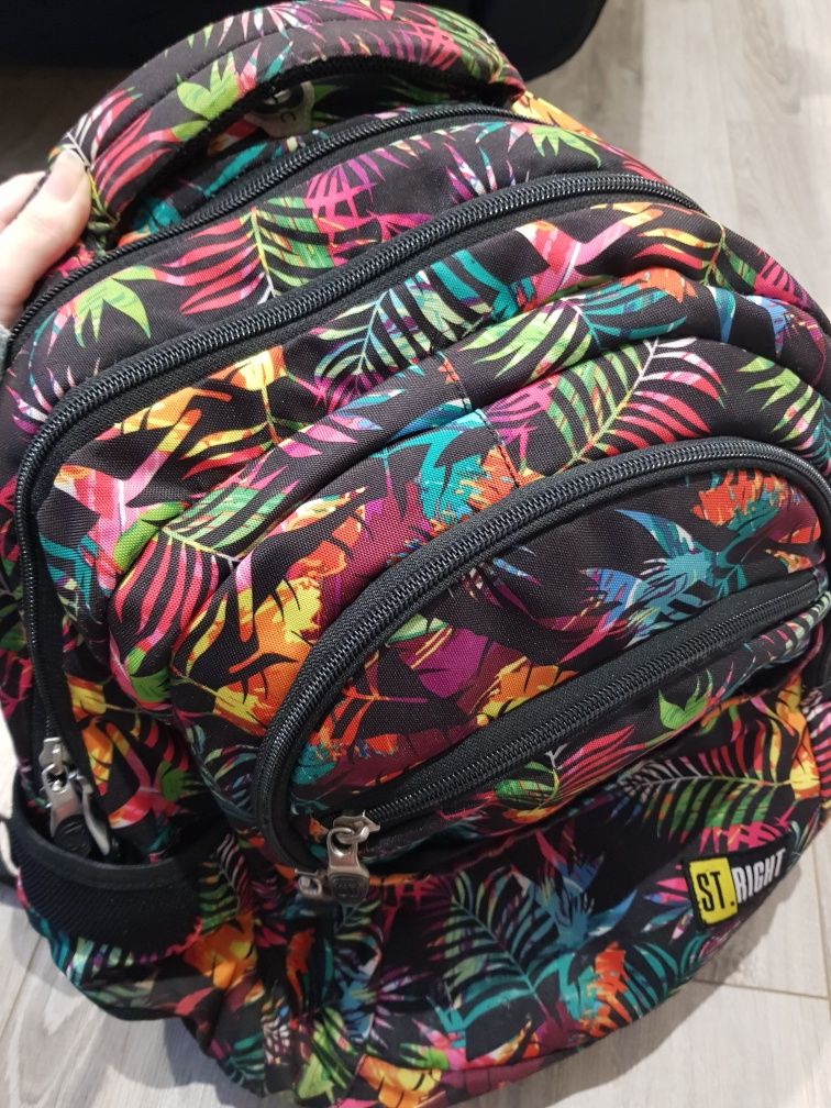 Kolorowy plecak we wzory