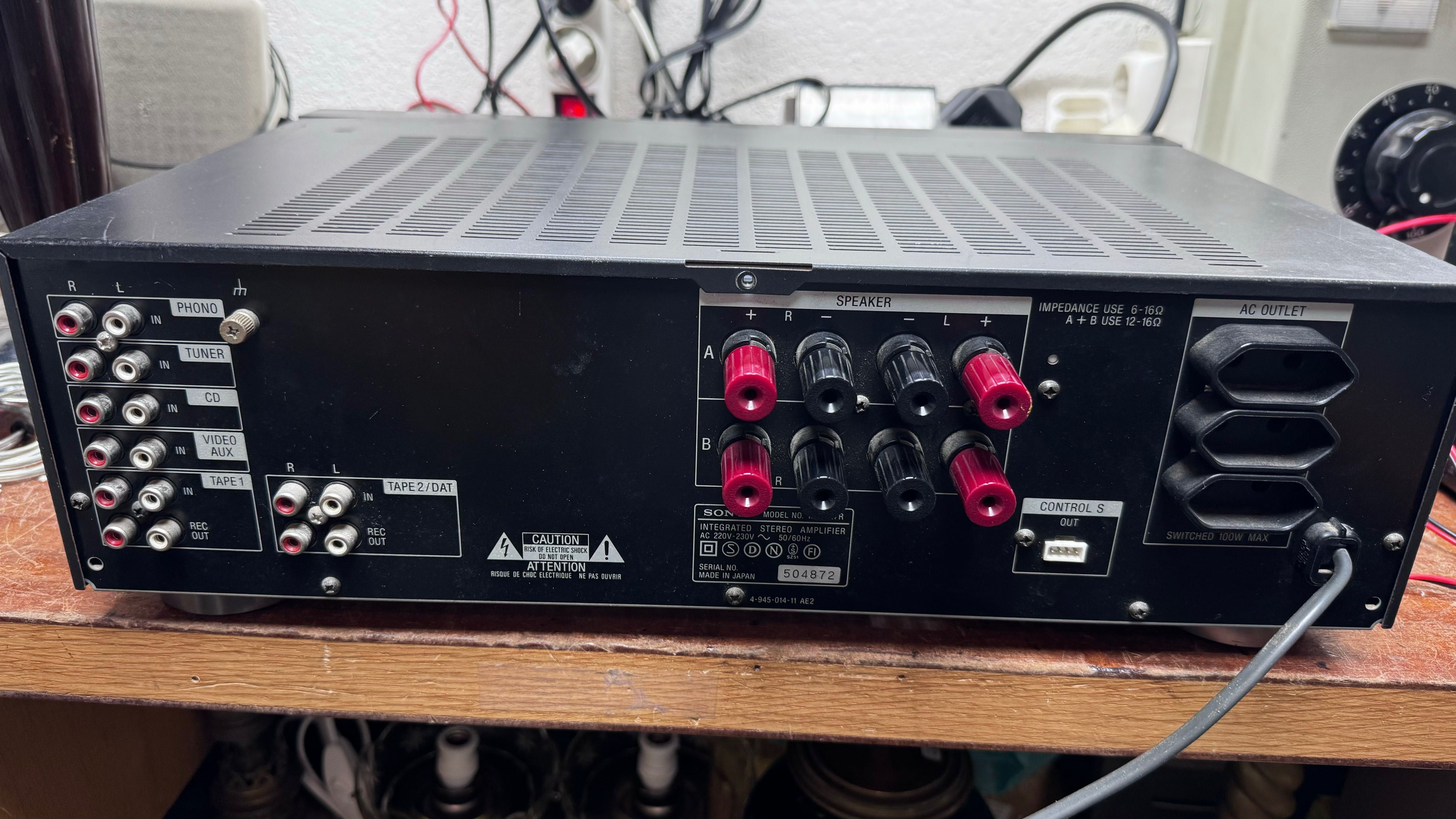 Amplificador Sony F-417R 60w por canal a 8 omios
120 €