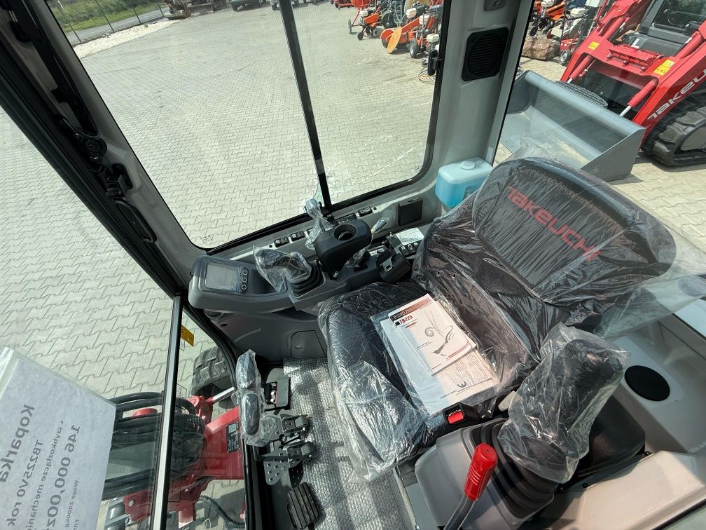 Koparka minikoparka Takeuchi TB225V0 rok 2025 2,4 tony TB230 TB216
