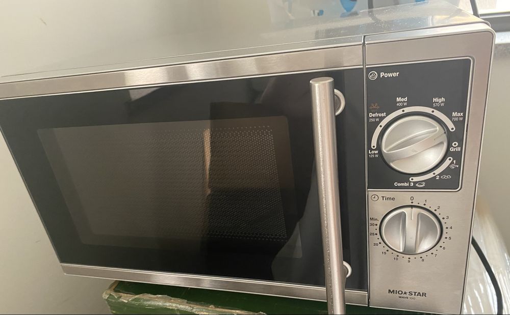 Microondas cinza/ prateado