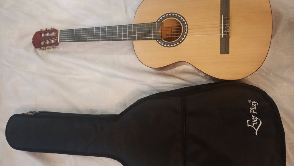 Gitara klasyczna firmy Pure Gewa + akcesoria