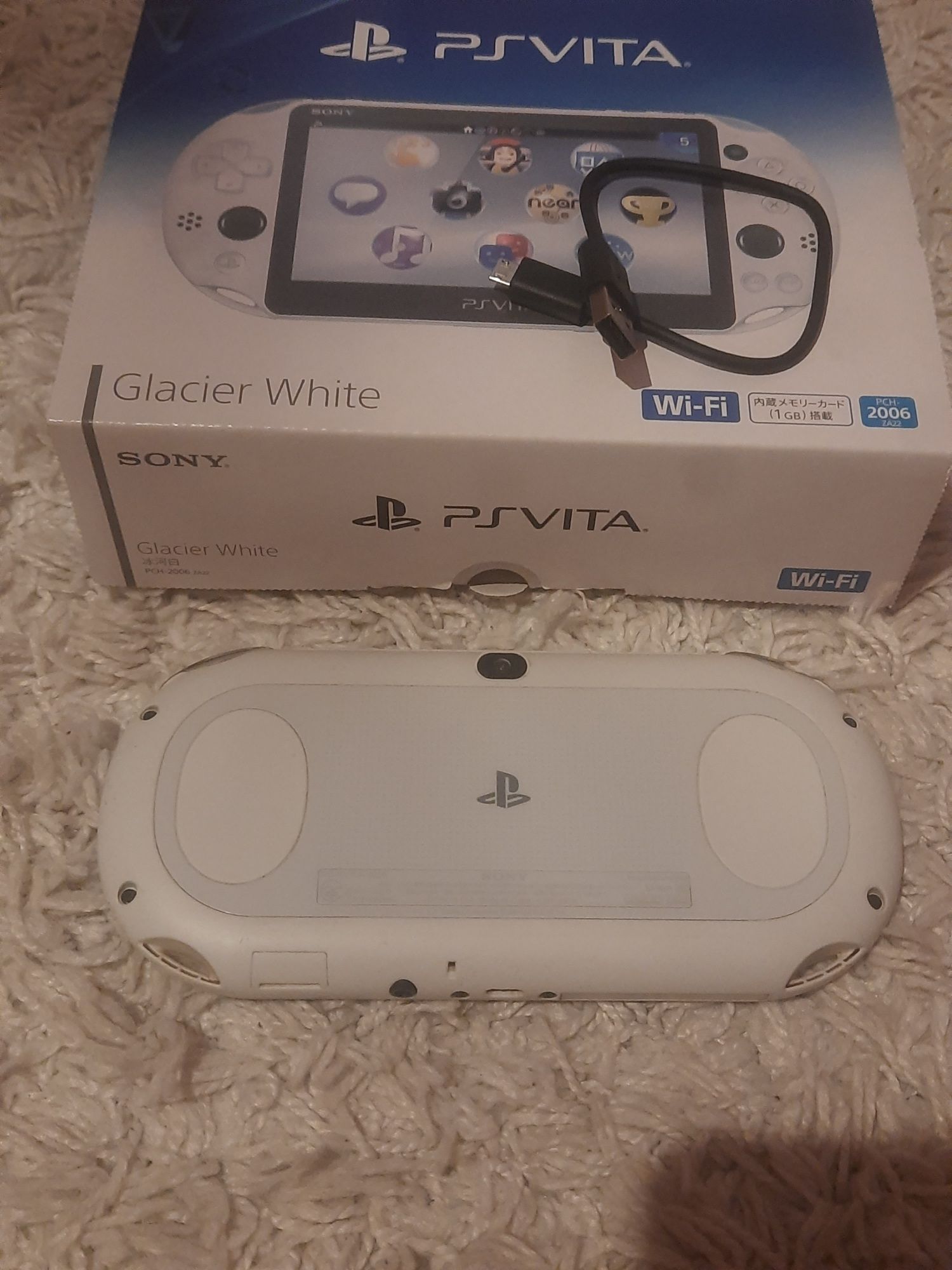 Konsola playstation vita slim biała ps vita slim z japonii z pudełkiem