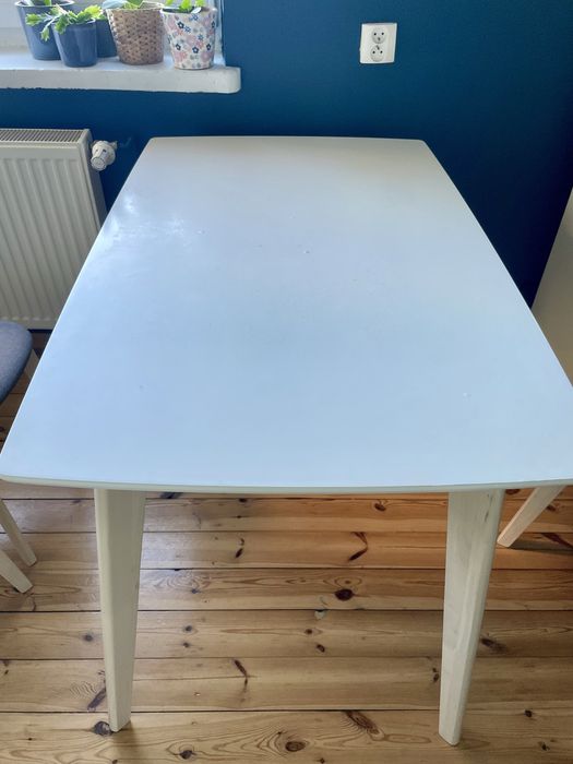 Zestaw stół z 4 krzesłami