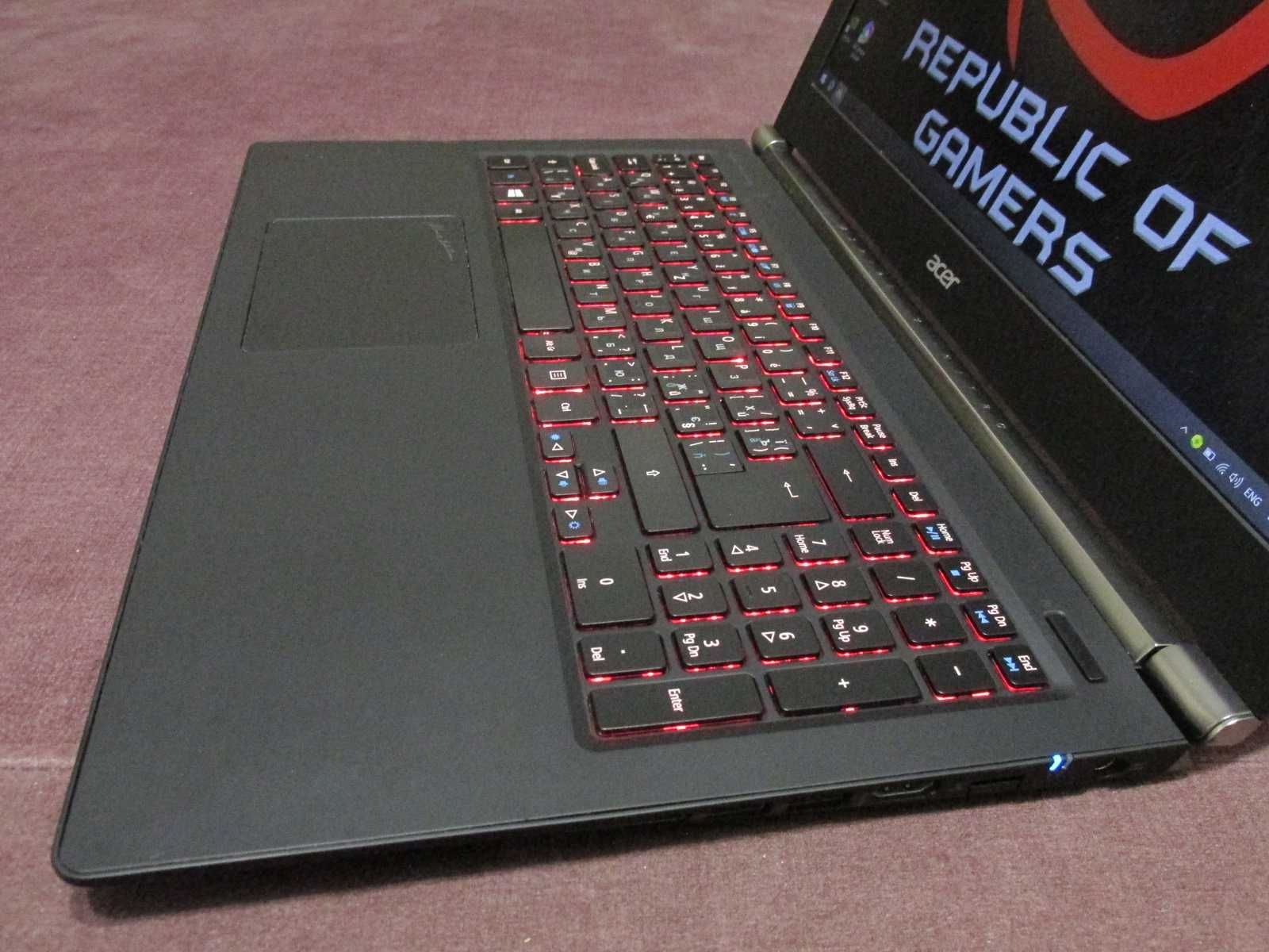 ІГРОВИЙ Зверь ТОП Acer Nitro 17.3/i7-8 ядр 3.6GHz+Geforcе GTX 4Gb+16Gb
