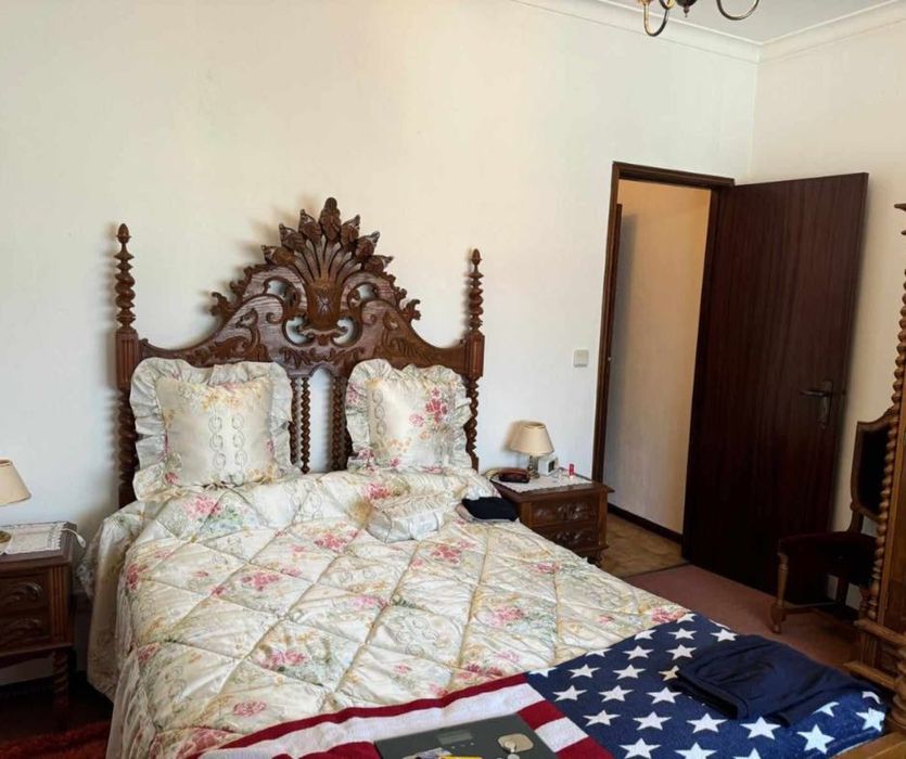 Vendo varios moveis antigos - Cama l roupeiros l moveis sala