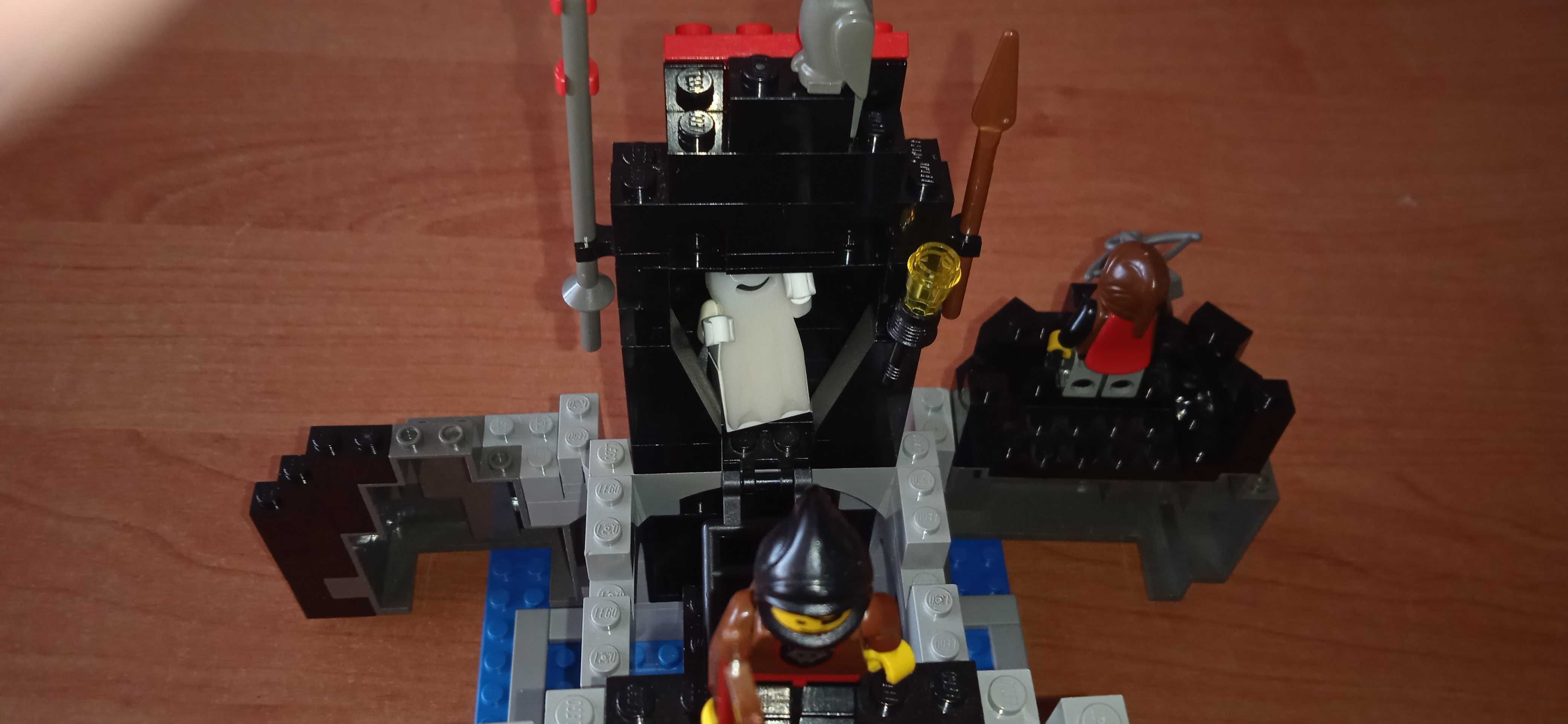 Lego Castle 6075 - Wolfpack Tower