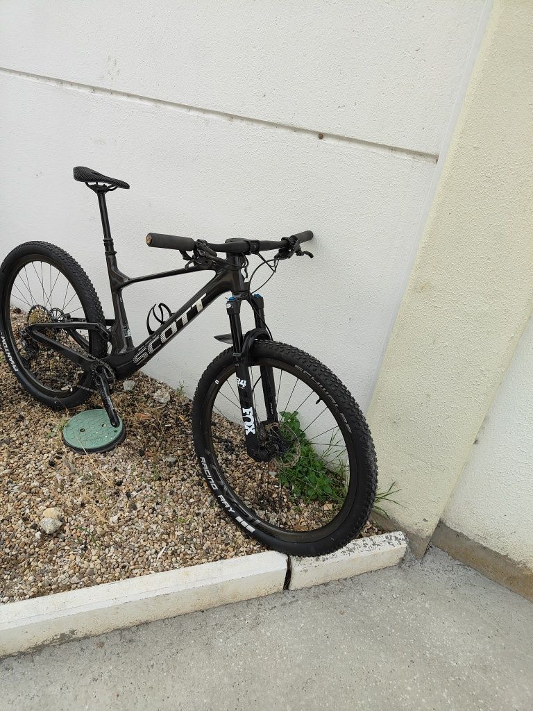 2799€
Scott Spark team upgrade 
Rodas carbono roval Control 
Suspensão