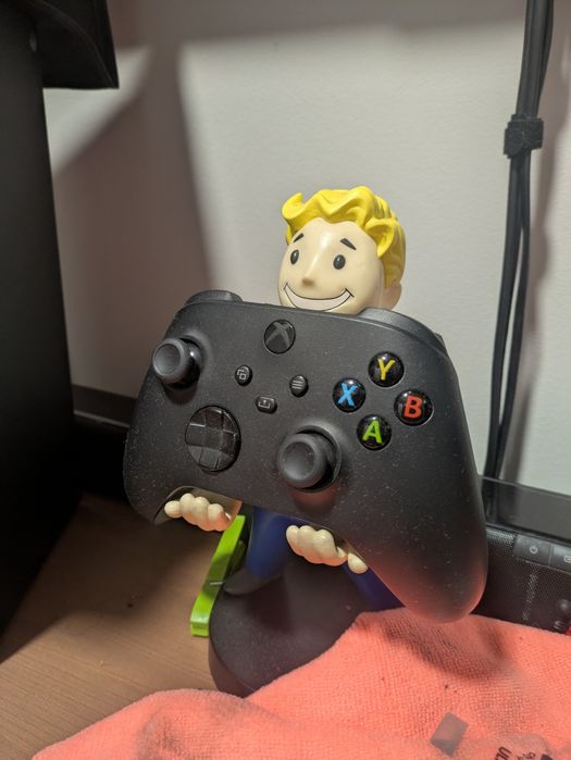 Xbox Series X  Como nova e com acessórios