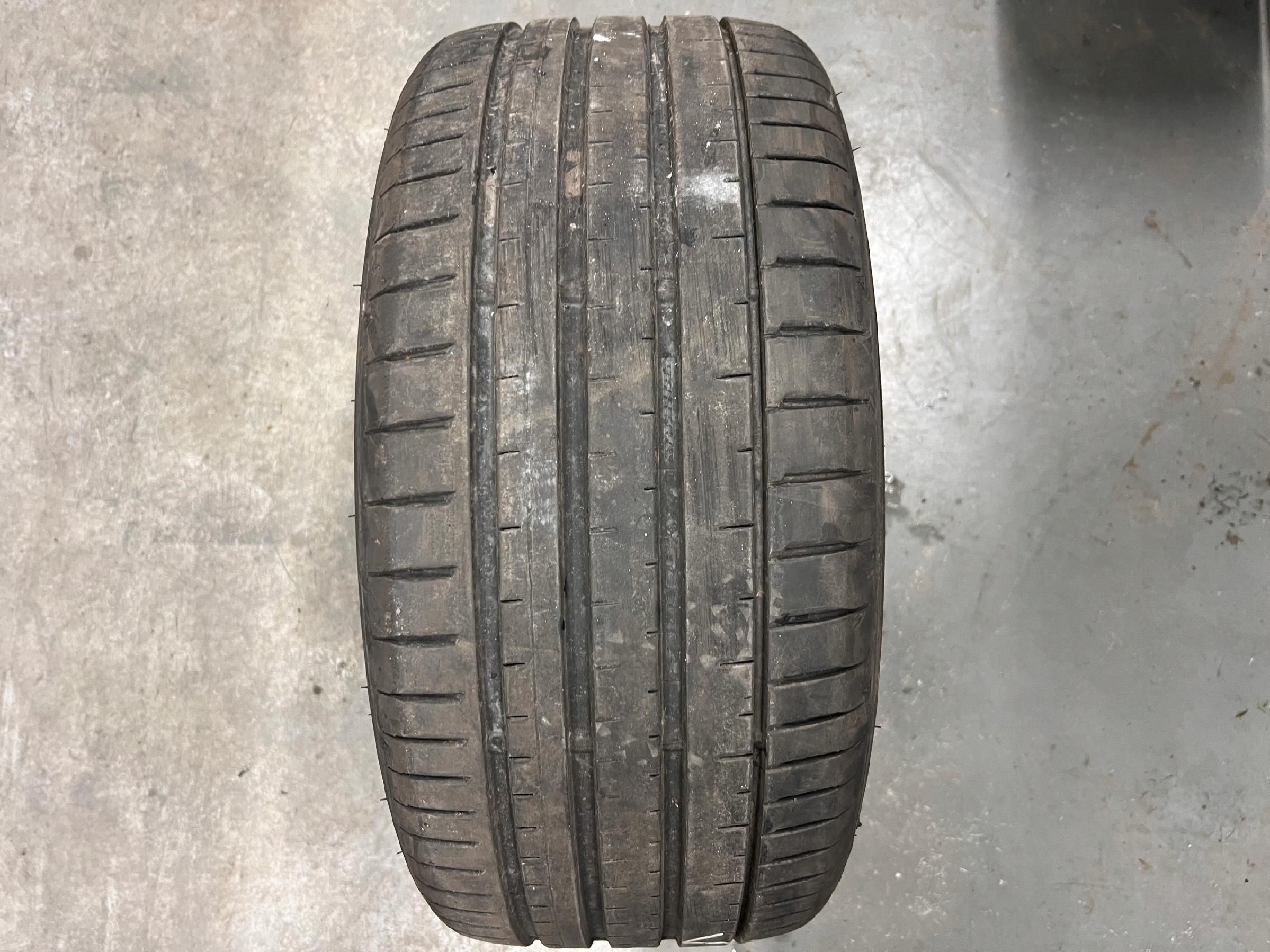 Opona Falken Azenis FKS20 - 255/40/18