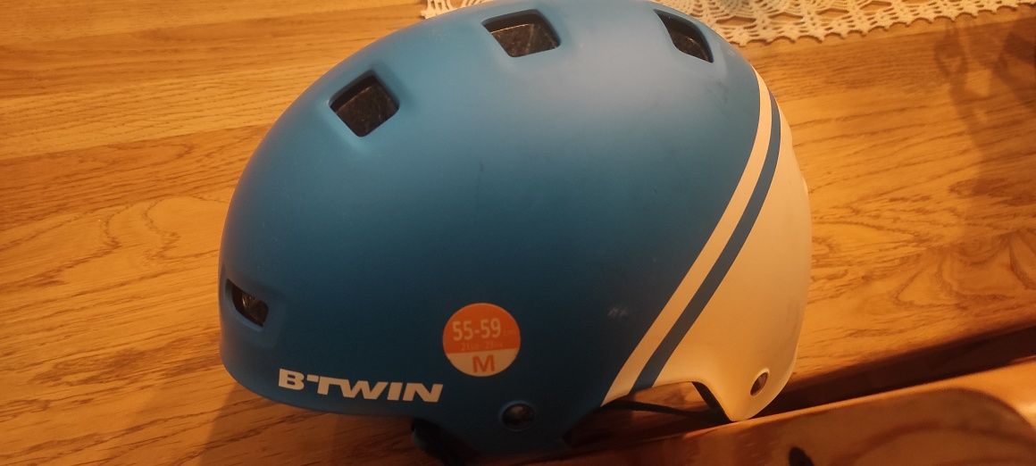 Sprzedam kask rowerowy-rolki Btvin 55-59 M