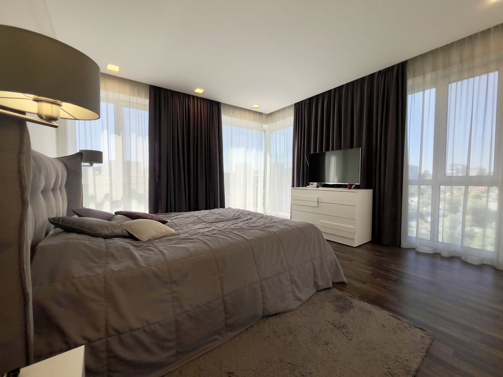 Продаж квартири в жк Жуковський 109 м2 3-х кімнатна