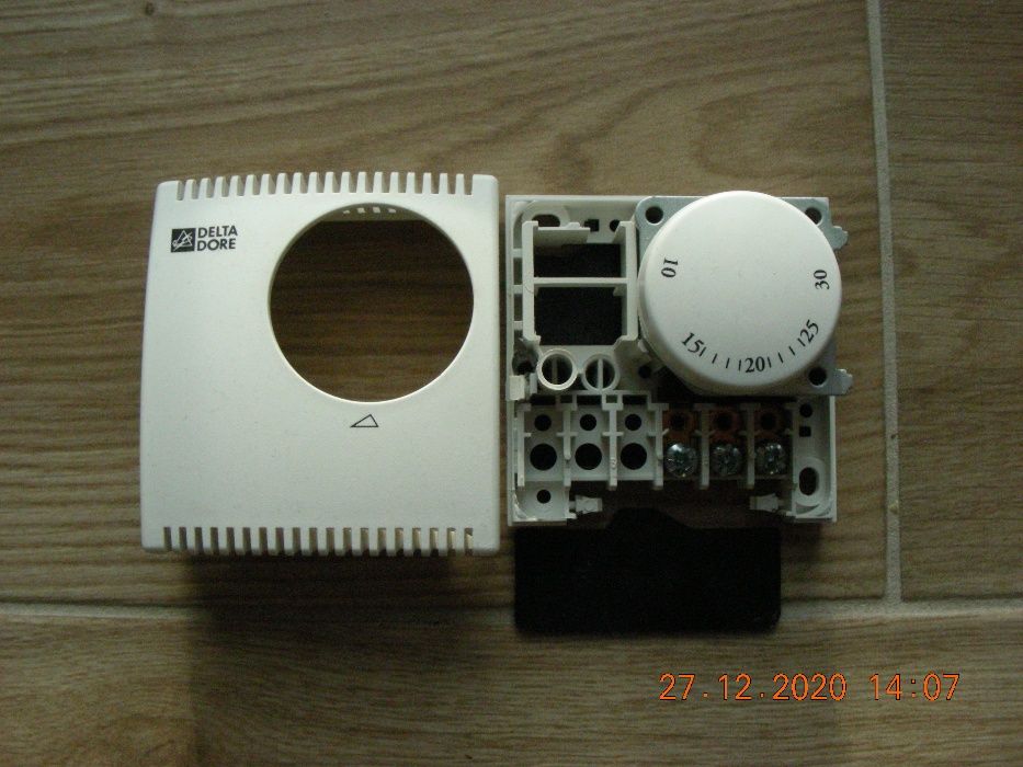 Termostat przewodowy mechaniczny 230V - TYBOX 10