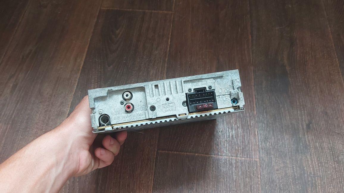 Магнитола Sony gt247ee на запчасти