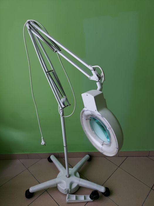 Lampy z lupą , kosmetyczne 3 szt.