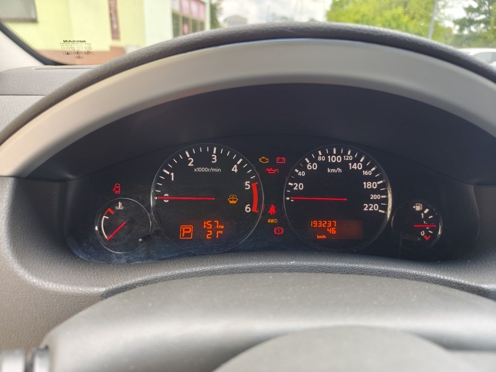 Sprzedam Nissan Pathfinder 3.0 diesel