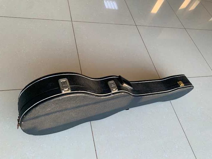 Продам кейс для електрогитари типу Les Paul.